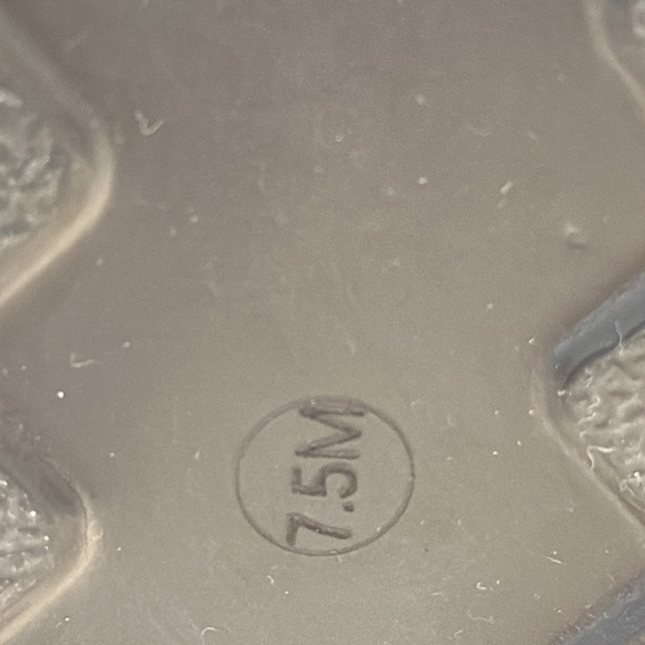 Cushionaire. genuine suede water repellent, winter boot, size 7.5 M. - Picture 7 of 8